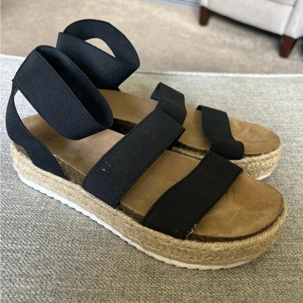 Platform sandals